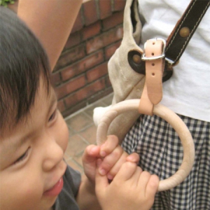孩子的拉手環(huán)